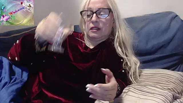 Snapshot of martachatte chatting on 10-11-25, 07:45 martachatte online show from 10-11-25, 07:45