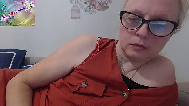 Snapshot of martachatte chatting on 10-17-25, 09:12 martachatte online show from 10-17-25, 09:12