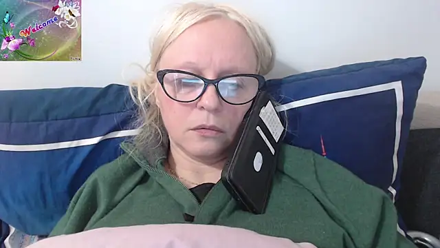 Snapshot of martachatte chatting on 10-18-25, 07:09 martachatte online show from 10-18-25, 07:09
