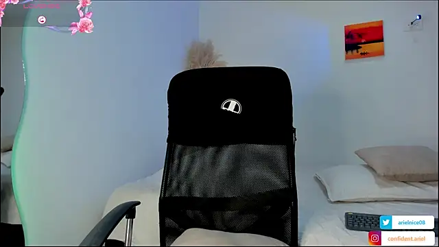 ariel35 online show from 04-23-26, 09:28