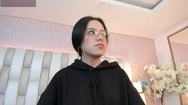 Rebeca jones online show from 02-17-25, 01:10