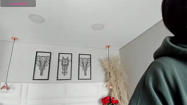 Rebeca jones online show from 11-08-25, 12:05