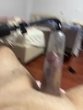 Snapshot of strange6696 chatting on 10-05-25, 06:28 strange6696 online show from 10-05-25, 06:28