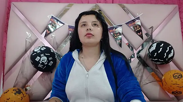 Snapshot of nathaly_low1 chatting on 10-28-25, 02:59 nathaly low1 online show from 10-28-25, 02:59