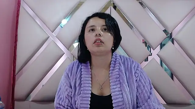 Snapshot of nathaly_low1 chatting on 11-20-25, 03:18 nathaly low1 online show from 11-20-25, 03:18