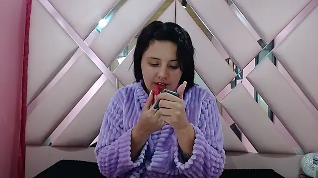 Snapshot of nathaly_low1 chatting on 11-21-25, 02:54 nathaly low1 online show from 11-21-25, 02:54