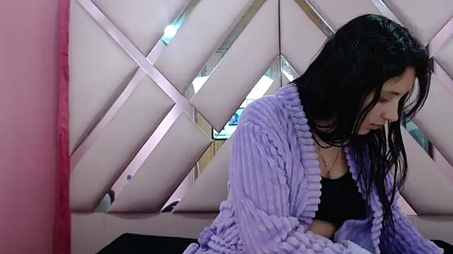 Snapshot of nathaly_low1 chatting on 11-29-25, 03:09 nathaly low1 online show from 11-29-25, 03:09