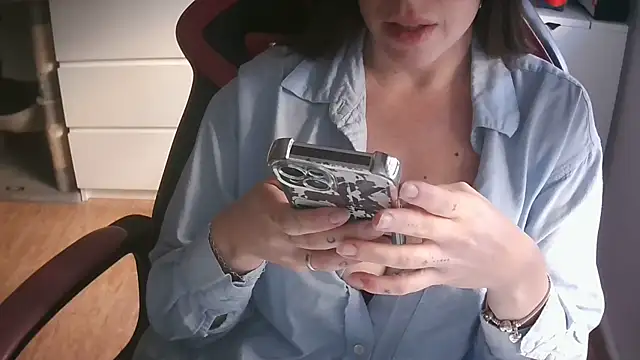 LunaGuerraxx online show from 03-25-26, 08:42