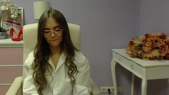 Snapshot of dirtyxEmily chatting on 12-19-24, 01:51 dirtyxEmily online show from 12-19-24, 01:51