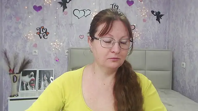 VanessaHotts online show from 03-10-25, 06:05