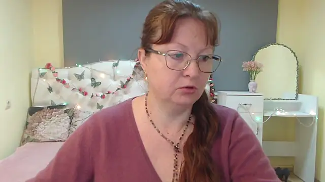 VanessaHotts online show from 04-17-26, 05:21