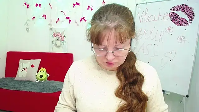 VanessaHotts online show from 04-27-26, 05:05