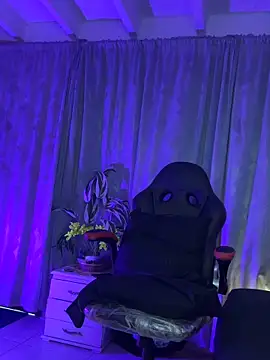 lonely shewolf online show from 04-22-26, 05:47