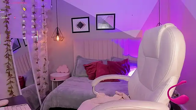 Snapshot of maggietime chatting on 12-15-25, 04:22 maggietime online show from 12-15-25, 04:22