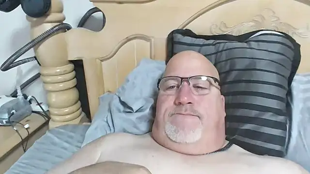 Snapshot of Bigbear0563 chatting on 11-17-25, 05:08 Bigbear0563 online show from 11-17-25, 05:08