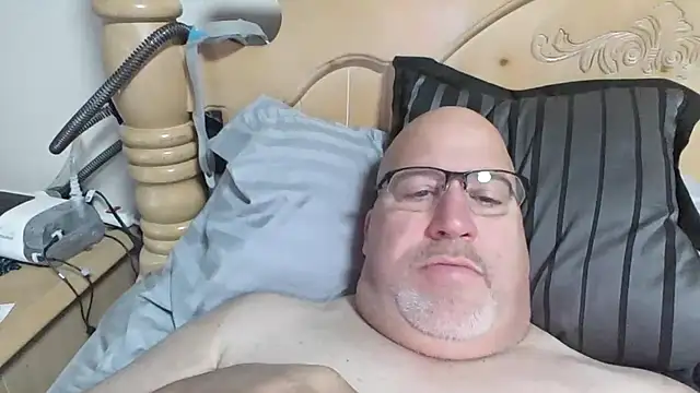 Snapshot of Bigbear0563 chatting on 11-24-25, 04:07 Bigbear0563 online show from 11-24-25, 04:07