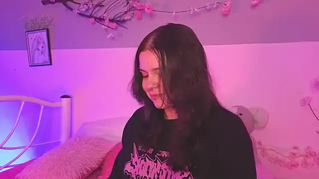 Snapshot of Mey_moon chatting on 03-25-26, 05:02 Mey moon online show from 03-25-26, 05:02