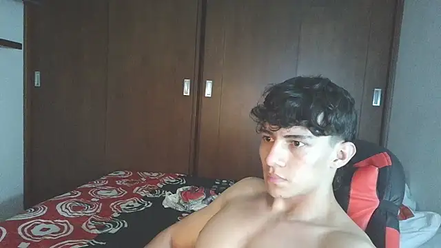 aresholland online show from 10-24-25, 03:47