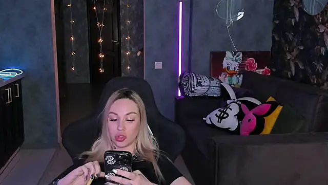 Blckmirrorr online show from 03-17-26, 06:55