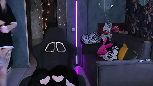 Blckmirrorr online show from 04-17-26, 10:29