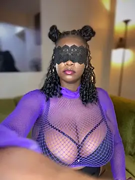 Snapshot of Sexy_panda69 chatting on 05-17-26, 01:40 Sexy panda69 online show from 05-17-26, 01:40