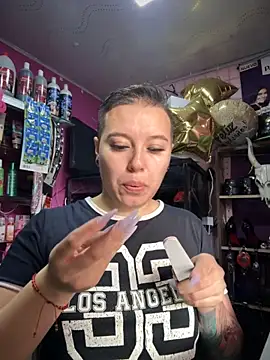 Snapshot of TamySweetness chatting on 09-19-25, 04:40 TamySweetness online show from 09-19-25, 04:40