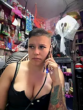 Snapshot of TamySweetness chatting on 10-21-25, 07:47 TamySweetness online show from 10-21-25, 07:47