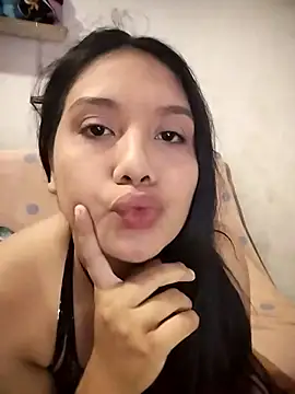 Lesliemilk5 online show from 12-18-25, 01:33