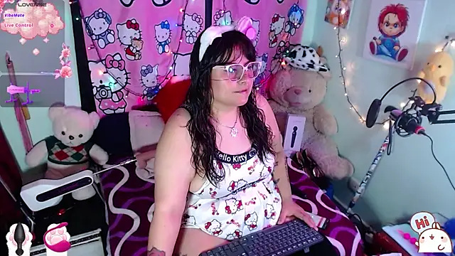 Snapshot of _lilith_heavy chatting on 07-10-26, 05:37 lilith heavy online show from 07-10-26, 05:37