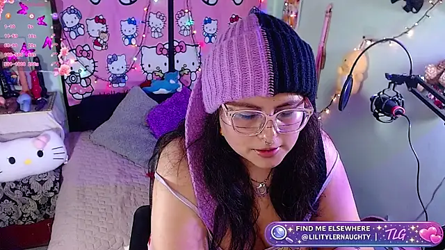 Snapshot of _lilith_heavy chatting on 08-03-26, 12:42 lilith heavy online show from 08-03-26, 12:42