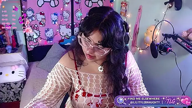 Snapshot of _lilith_heavy chatting on 08-04-26, 08:33 lilith heavy online show from 08-04-26, 08:33