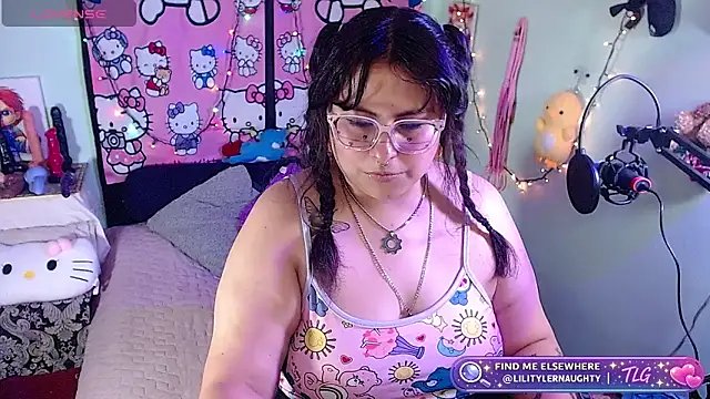 Snapshot of _lilith_heavy chatting on 08-06-26, 08:55 lilith heavy online show from 08-06-26, 08:55
