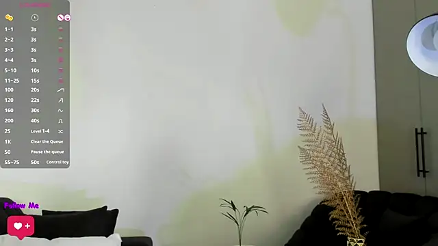 Snapshot of Isabellacharm chatting on 01-10-25, 07:43 Isabellacharm online show from 01-10-25, 07:43