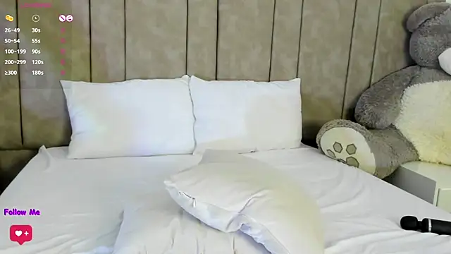 Snapshot of Isabellacharm chatting on 03-05-25, 03:51 Isabellacharm online show from 03-05-25, 03:51