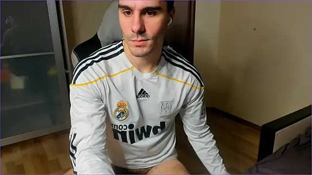 Snapshot of sam_huston chatting on 11-04-25, 10:31 sam huston online show from 11-04-25, 10:31