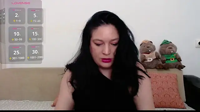Snapshot of ElenaRose90 chatting on 09-12-25, 07:47 ElenaRose90 online show from 09-12-25, 07:47