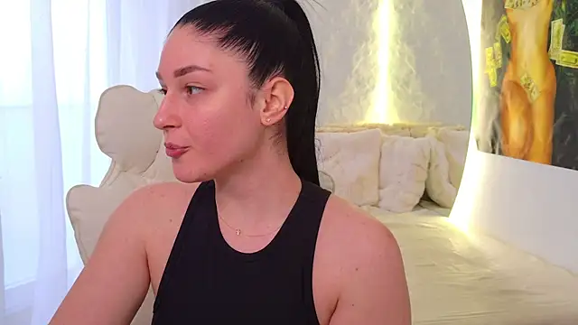 moniqque online show from 04-11-26, 01:59