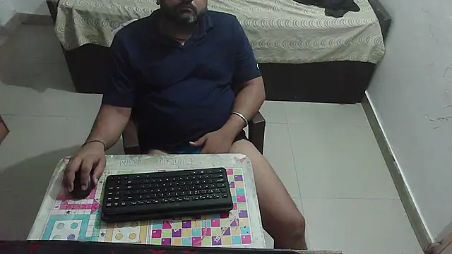 Snapshot of rentarob chatting on 05-01-26, 05:39 rentarob online show from 05-01-26, 05:39
