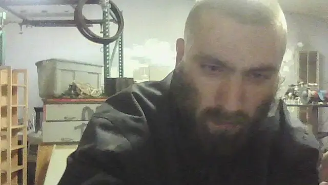 Snapshot of brisbuba chatting on 03-22-26, 02:42 brisbuba online show from 03-22-26, 02:42