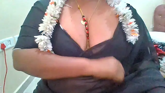 Snapshot of archanatelugu9 chatting on 01-09-25, 03:36 archanatelugu9 online show from 01-09-25, 03:36