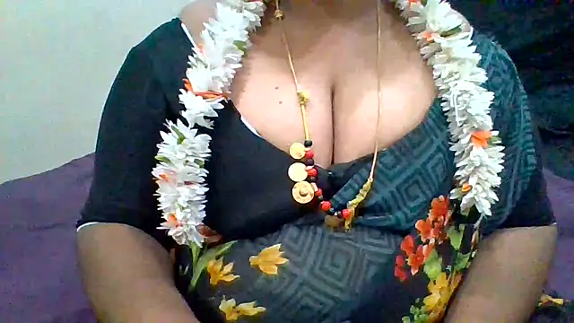 Snapshot of archanatelugu9 chatting on 01-24-25, 10:00 archanatelugu9 online show from 01-24-25, 10:00