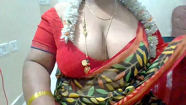 Snapshot of archanatelugu9 chatting on 10-18-25, 07:09 archanatelugu9 online show from 10-18-25, 07:09