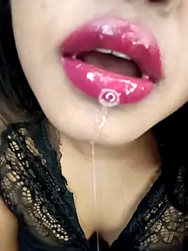 Snapshot of Hotlisa chatting on 03-15-25, 04:24 Hotlisa online show from 03-15-25, 04:24