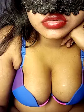 Snapshot of Hotlisa chatting on 12-16-25, 05:40 Hotlisa online show from 12-16-25, 05:40