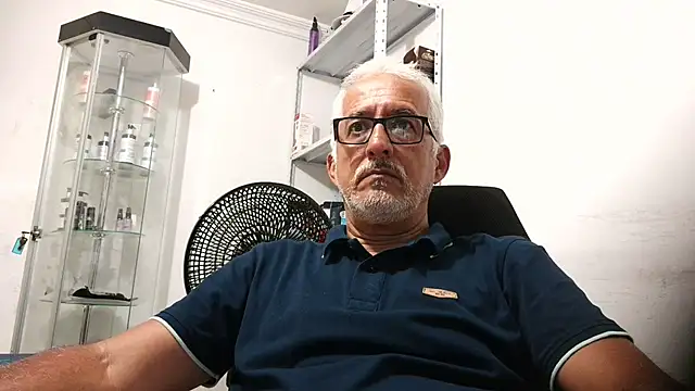 cenizo10124 online show from 11-17-25, 09:09