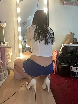 DominiqueX0 online show from 04-27-26, 04:38