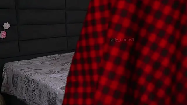 kathieandpovcock1 online show from 04-26-26, 03:10