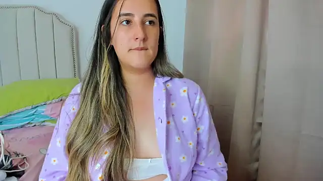 Snapshot of Hanna86 chatting on 10-31-25, 03:57 Hanna86 online show from 10-31-25, 03:57