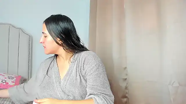 Snapshot of Hanna86 chatting on 11-20-25, 05:23 Hanna86 online show from 11-20-25, 05:23