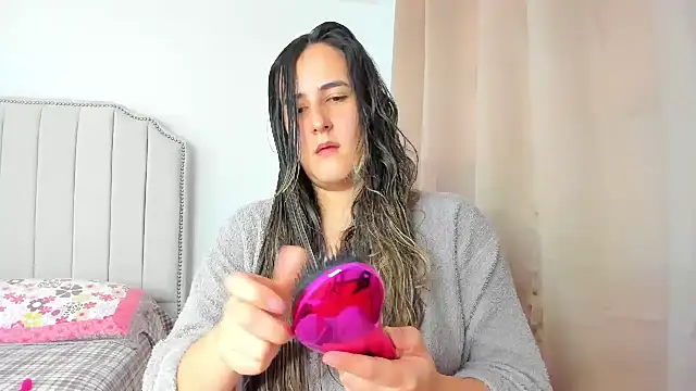 Snapshot of Hanna86 chatting on 11-29-25, 08:01 Hanna86 online show from 11-29-25, 08:01